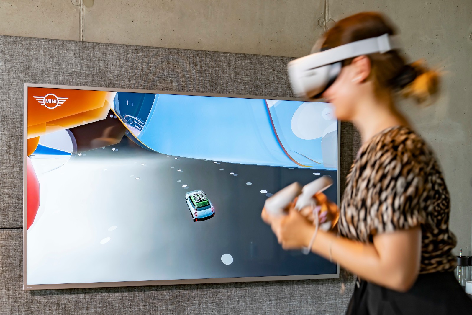 JUEGO DE REALIDAD VIRTUAL MANEJANDO UN MINI